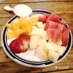 壹串叁水果捞测评 成都街头的人气甜食，口味与颜值并存